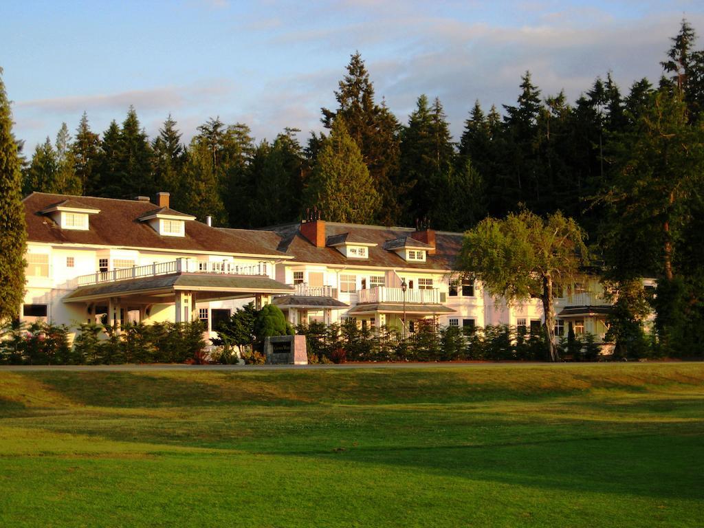 Crown Mansion Boutique Hotel & Villas Qualicum Beach Exterior photo