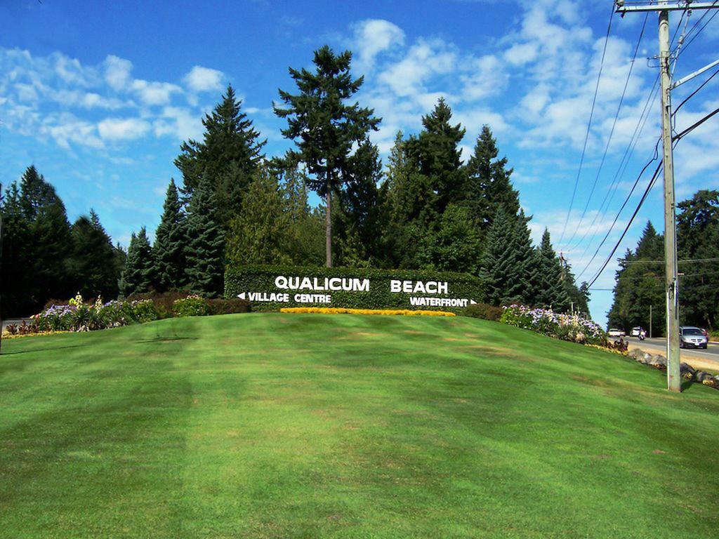 Crown Mansion Boutique Hotel & Villas Qualicum Beach Exterior photo